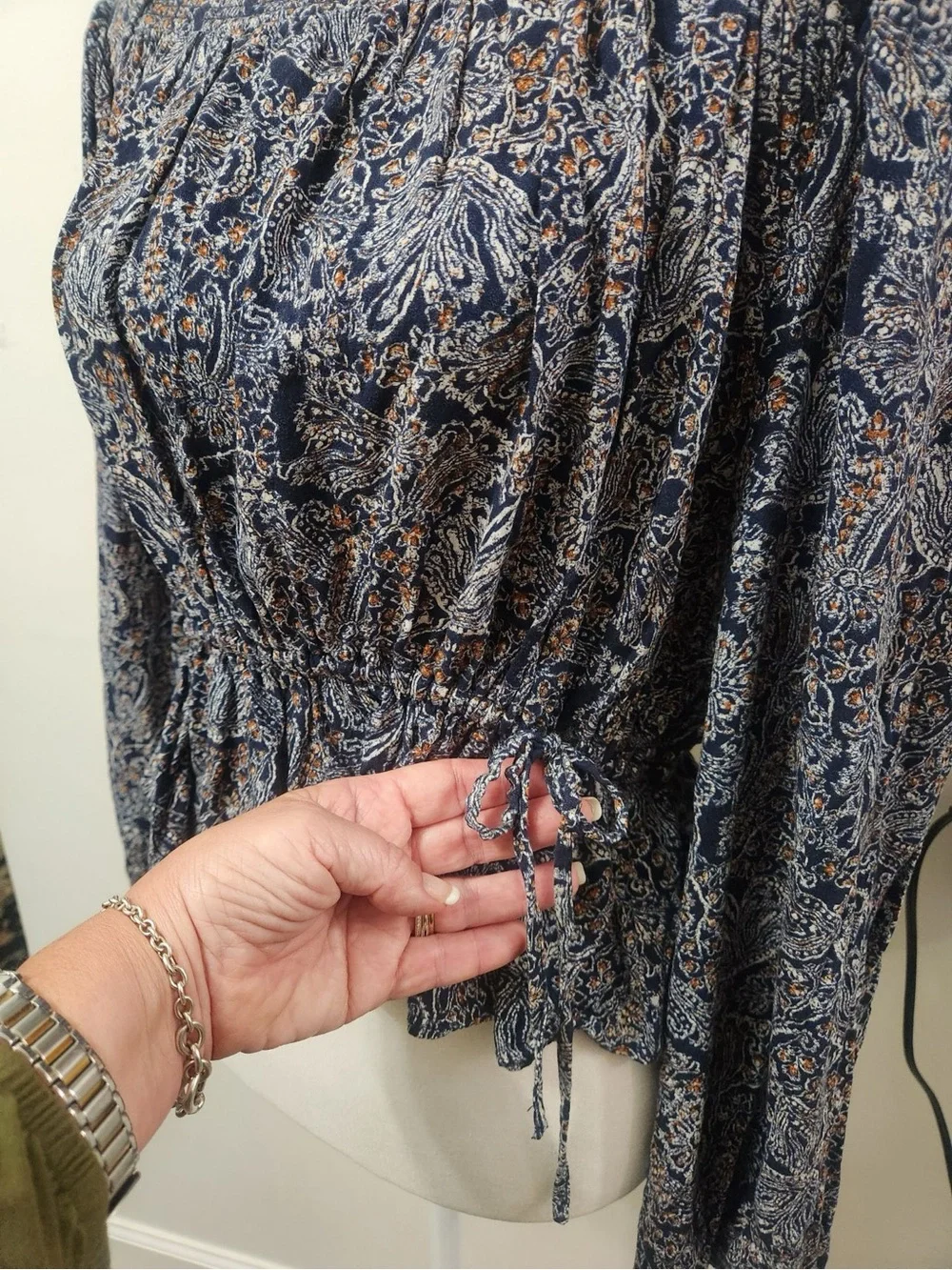 Treasure & Bond Balloon Long Sleeve Peplum Top in Navy Antique Floral Paisley. - Picture 7 of 14